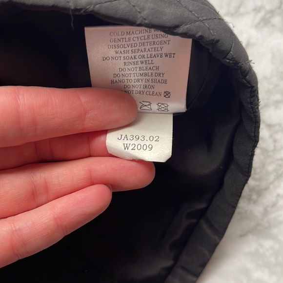 R.M. WILLIAMS | Quilted puffer jacket semi fitted in Black - Picture 8 of 11